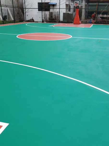 泾源 球场长期使用易出现地面开裂